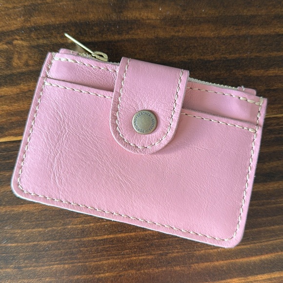 New Portland Leather Sabrina Wallet in Vintage Pink - Picture 4 of 5